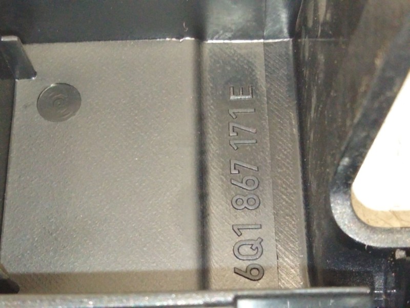 Recambio de mando elevalunas delantero izquierdo para volkswagen polo iv (9n_, 9a_) 1.4 16v referencia OEM IAM 6Q1867171E  