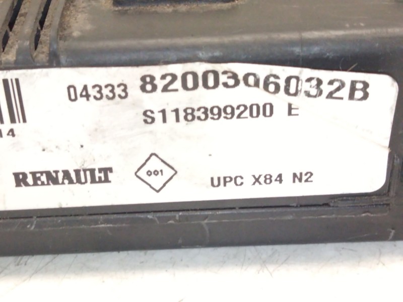 Recambio de caja fusibles para renault grand scénic ii (jm0/1_) 1.5 dci (jm02, jm13) referencia OEM IAM   