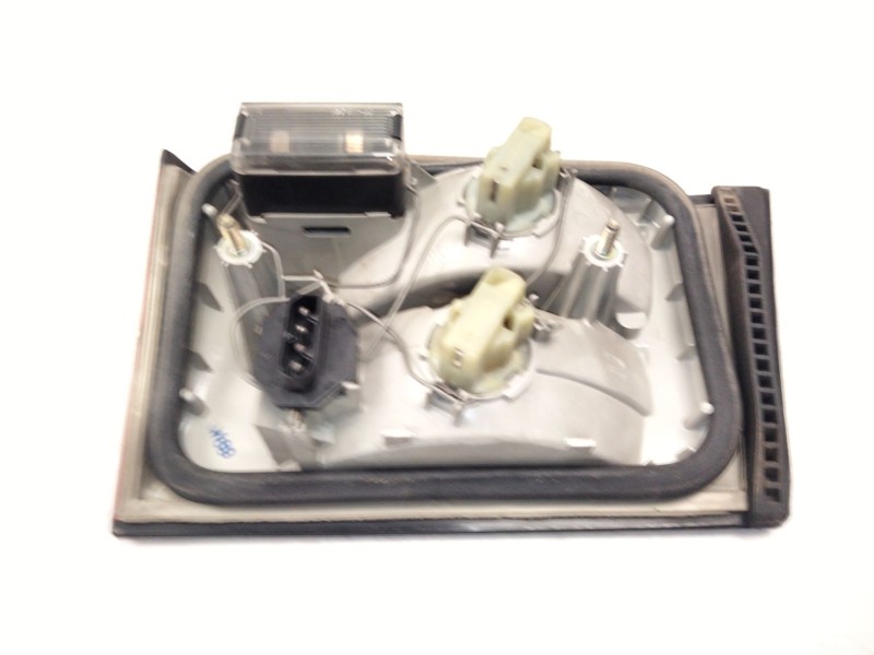 Recambio de piloto trasero izquierdo porton para bmw 5 (e34) 525 tds referencia OEM IAM   