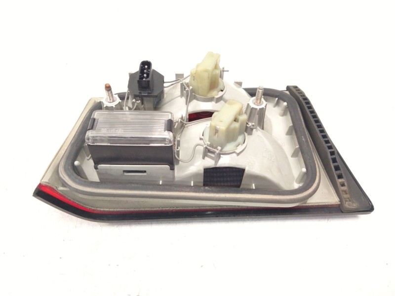 Recambio de piloto trasero derecho porton para bmw 5 (e34) 525 tds referencia OEM IAM   