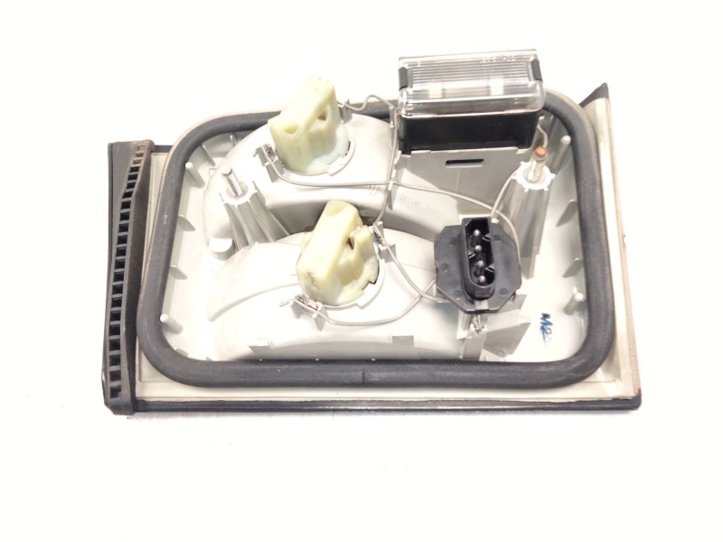 Recambio de piloto trasero derecho porton para bmw 5 (e34) 525 tds referencia OEM IAM   