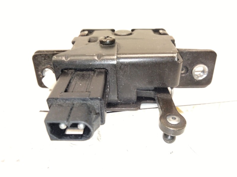 Recambio de cerradura maletero / porton para bmw 5 (e34) 525 tds referencia OEM IAM   