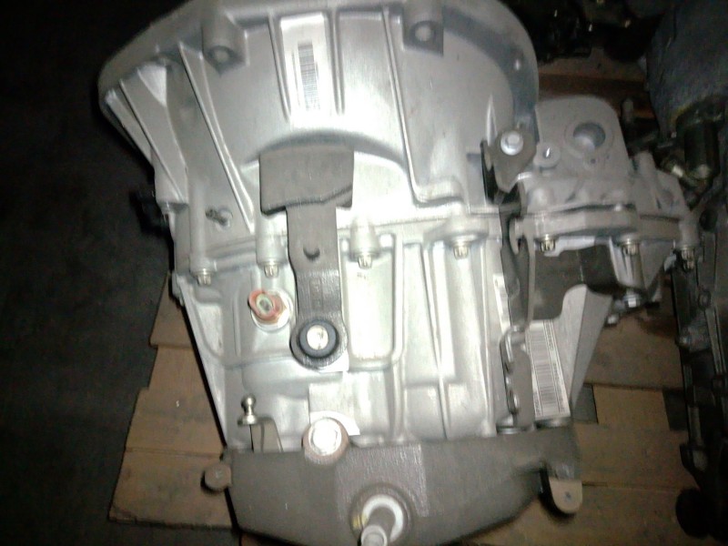 Recambio de caja cambios para renault master ii phase 2 caja cerrada 2.5 dci diesel cat referencia OEM IAM PF6010  