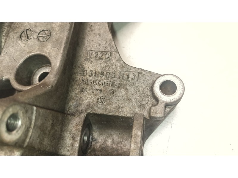 Recambio de soporte alternador para volkswagen crafter 30-35 autobús (2e_) 2.0 tdi referencia OEM IAM 03L903143L  