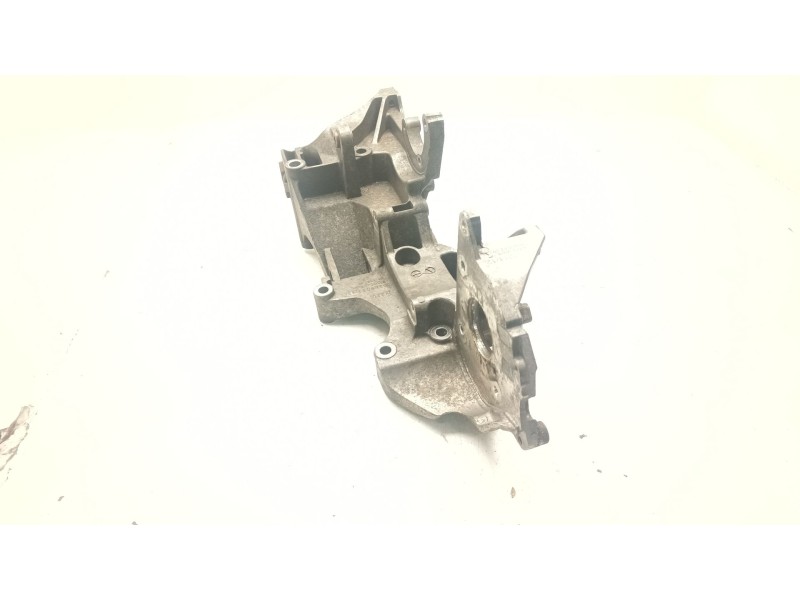 Recambio de soporte alternador para volkswagen crafter 30-35 autobús (2e_) 2.0 tdi referencia OEM IAM 03L903143L  