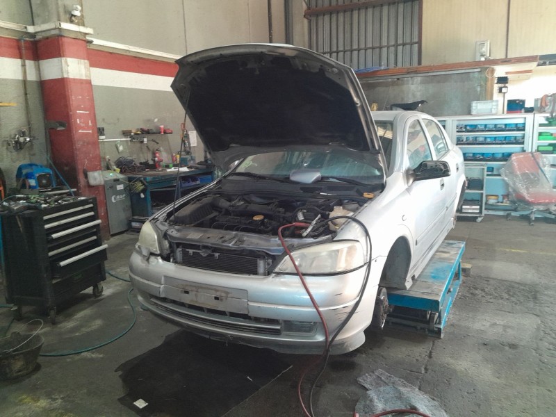 opel astra g hatchback (t98) del año 2004