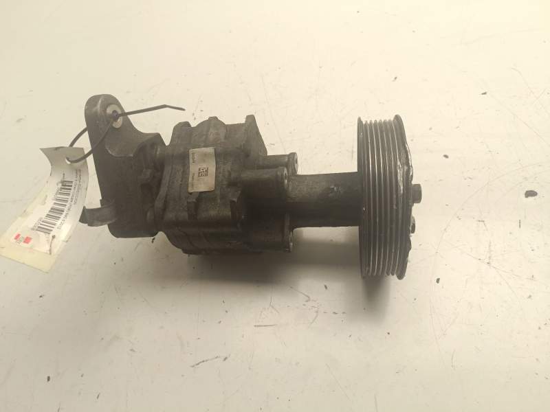 Recambio de bomba direccion para bmw 6 gran coupe (f06) 640 d referencia OEM IAM 679646202  