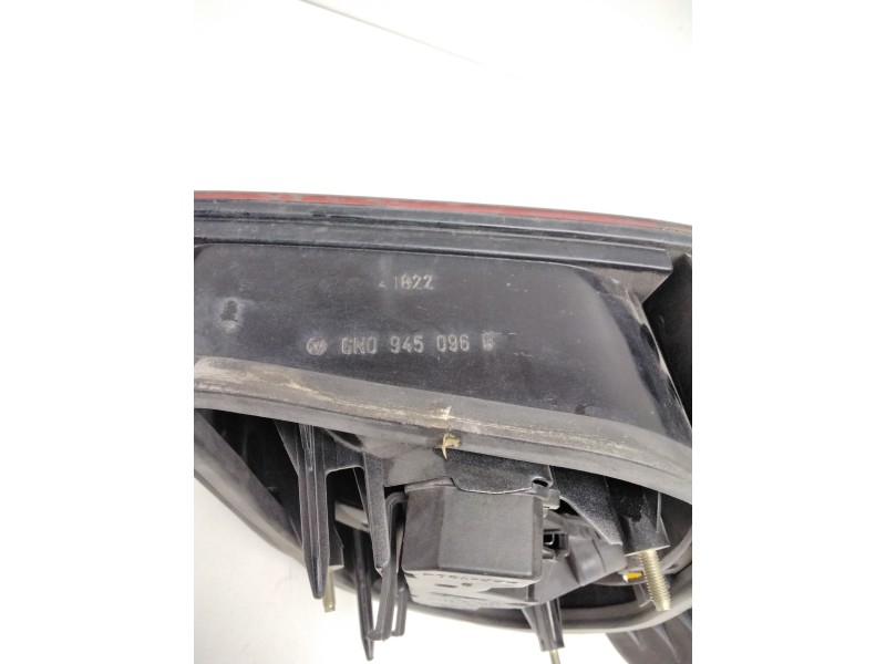 Recambio de piloto trasero derecho para volkswagen polo berlina (6n1) básico referencia OEM IAM 6N0945096B  
