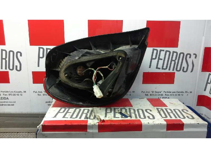 Recambio de piloto trasero derecho para toyota corolla (e11) 2.0 turbodiesel cat referencia OEM IAM KOITO 12441  