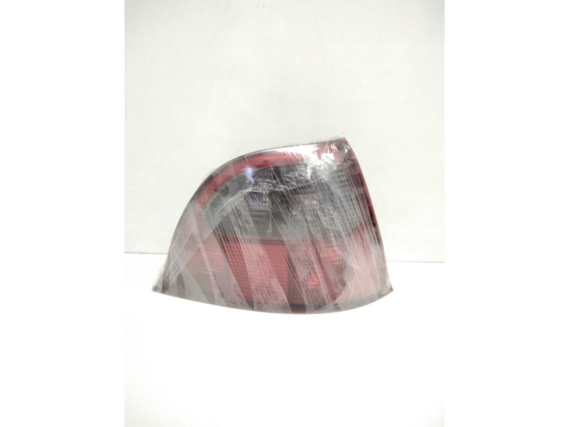 Recambio de piloto trasero derecho para mg serie 200 (rf) 216 si (5-ptas.) referencia OEM IAM XFB10088  