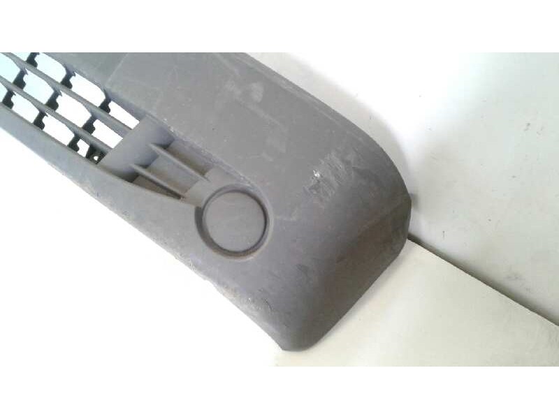 Recambio de paragolpes delantero para renault trafic combi (ab 4.01) 2.0 dci diesel fap cat referencia OEM IAM 620100101R  