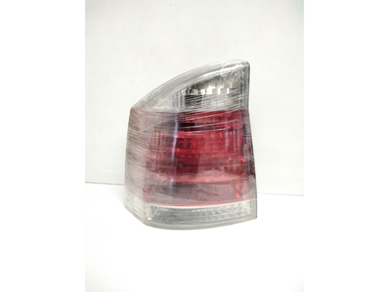 Recambio de piloto trasero izquierdo para opel vectra c berlina cosmo referencia OEM IAM 13131000  