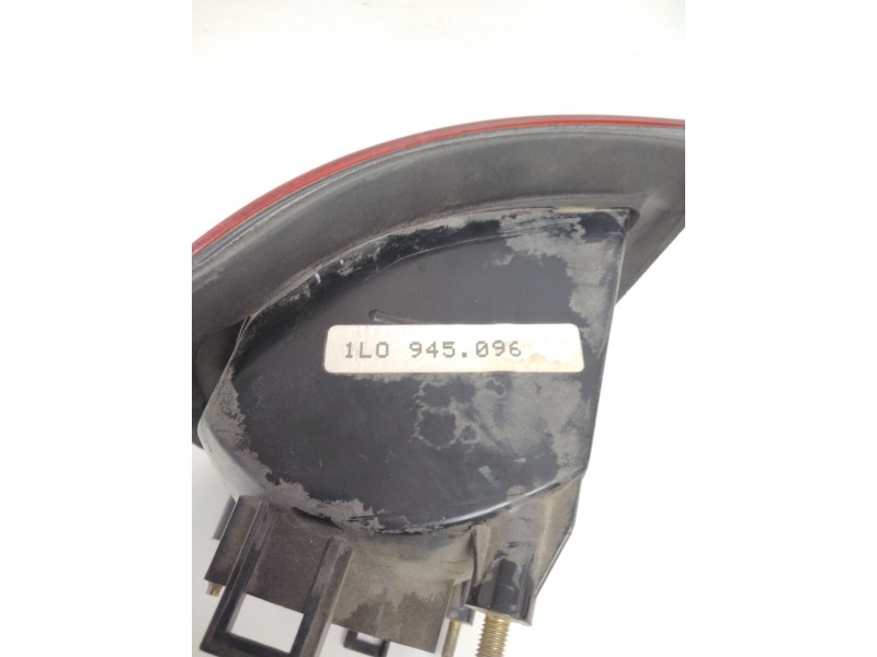 Recambio de piloto trasero derecho para seat toledo (1l) base referencia OEM IAM 1L0945096  