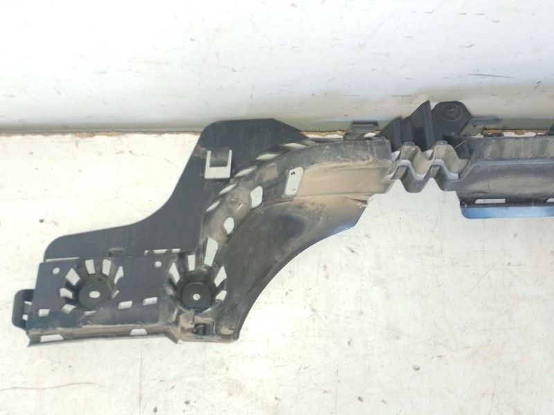 Recambio de guia paragopes central para bmw 3 (f30, f80) 318 d xdrive referencia OEM IAM   