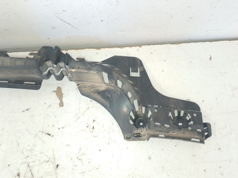 Recambio de guia paragopes central para bmw 3 (f30, f80) 318 d xdrive referencia OEM IAM   