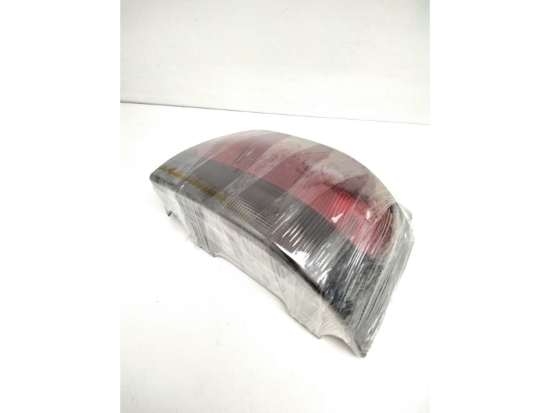 Recambio de piloto trasero derecho para renault clio i (b/c57_, 5/357_) 1.2 (b/c/s57a, b/c57s, 5/357f, 5/357j, 5/357l, 5/357r) r