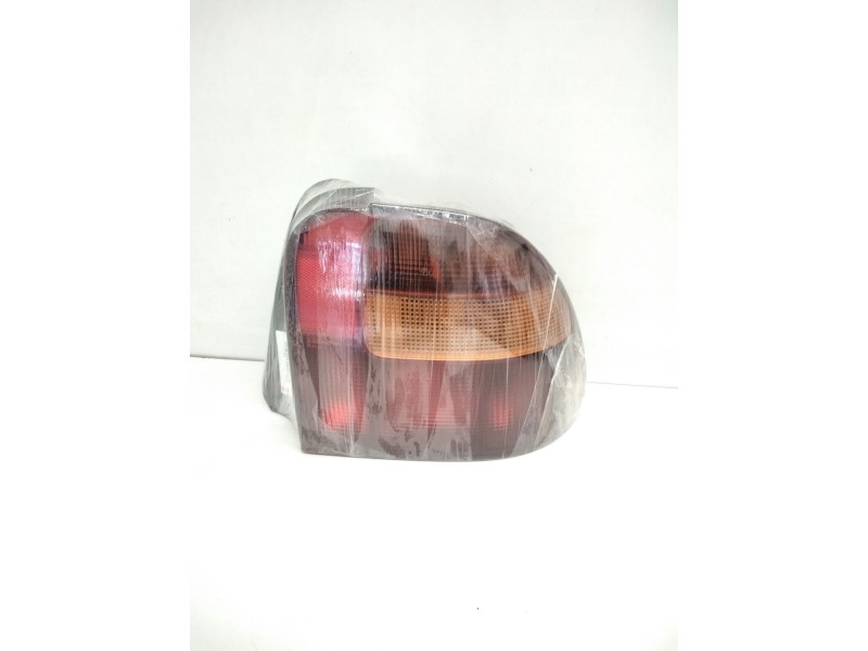 Recambio de piloto trasero derecho para mg serie 45 (rt) classic (4-ptas.) referencia OEM IAM XFB101000 PP30%MF 