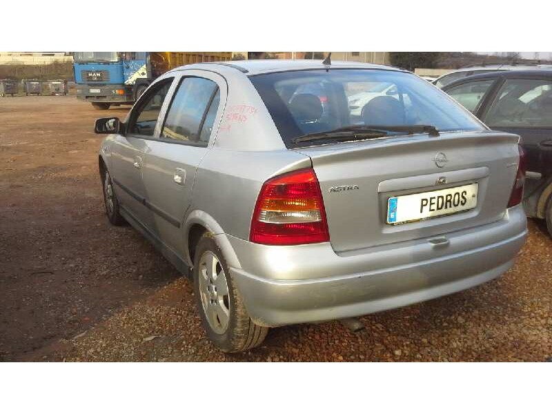 opel astra g berlina del año 2002