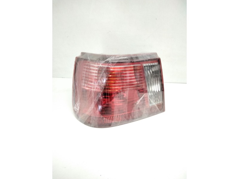Recambio de piloto trasero izquierdo para seat ibiza (6k1) select referencia OEM IAM 6K6945111G 6K6945095J 