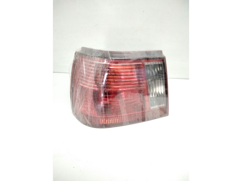 Recambio de piloto trasero izquierdo para seat ibiza (6k1) 1.4 16v referencia OEM IAM 6K6945111G 6K6945095J 