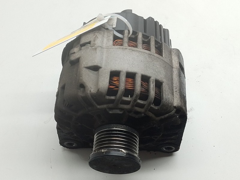 Recambio de alternador para renault trafic ii furgoneta (fl) 1.9 dci 100 (fl0c) referencia OEM IAM 2542653  