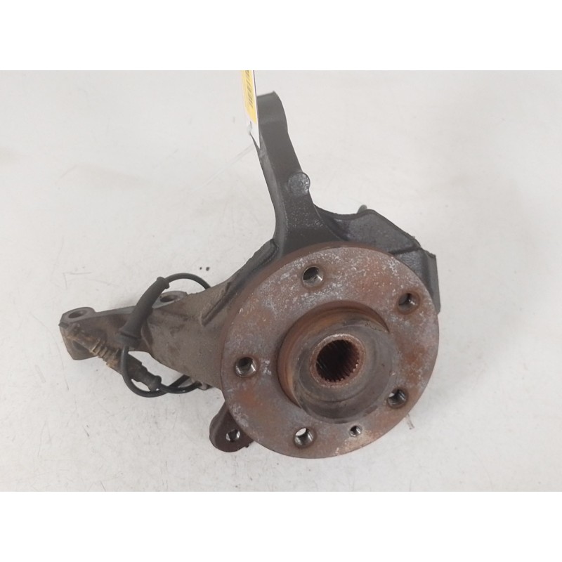 Recambio de mangueta delantera derecha para renault trafic ii furgoneta (fl) 1.9 dci 100 (fl0c) referencia OEM IAM   