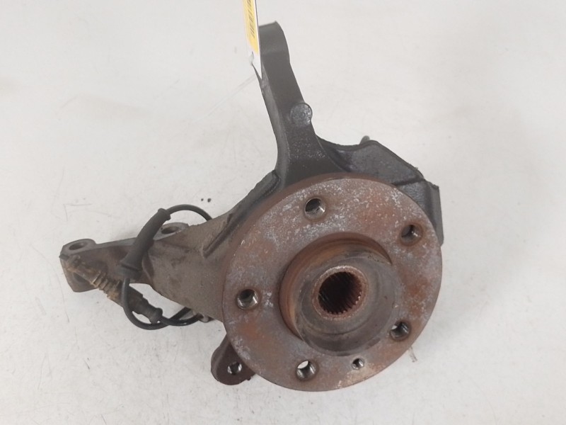 Recambio de mangueta delantera derecha para renault trafic ii furgoneta (fl) 1.9 dci 100 (fl0c) referencia OEM IAM   