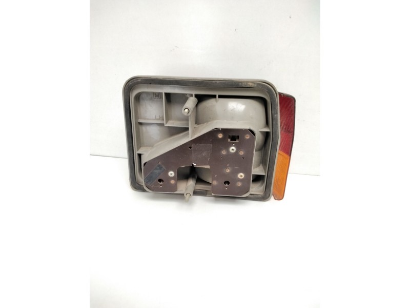 Recambio de piloto trasero izquierdo para rover 100 / metro hatchback (xp) 114 s/l/gta referencia OEM IAM E309L  