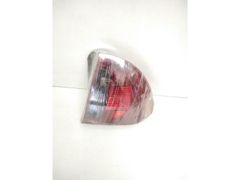 Recambio de piloto trasero derecho para mg serie 45 (rt) classic (4-ptas.) referencia OEM IAM XFB101000  