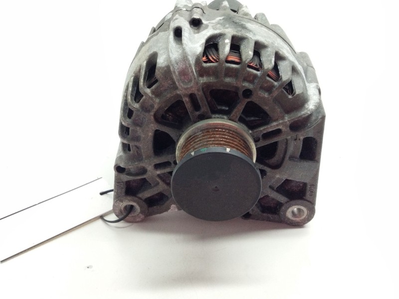 Recambio de alternador para renault megane iii hatchback (bz0/1_, b3_) 1.2 tce (bz2b, bz11) referencia OEM IAM   