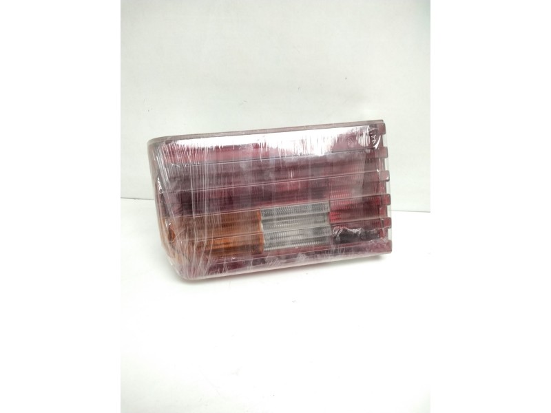 Recambio de piloto trasero derecho para » otros... premium 370 26 g 6x2 referencia OEM IAM 07952319  23008