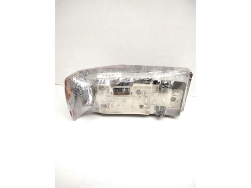 Recambio de piloto trasero derecho para rover maestro hatchback 2.0 d referencia OEM IAM 029654-R  38100