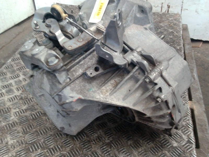 Recambio de caja cambios para opel insignia a sedán (g09) 2.0 cdti (69) referencia OEM IAM 55561696  