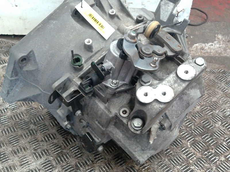 Recambio de caja cambios para opel insignia a sedán (g09) 2.0 cdti (69) referencia OEM IAM 55561696  