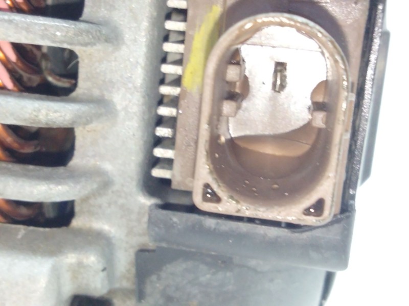 Recambio de alternador para hyundai i30 (fd) 1.6 crdi referencia OEM IAM 373002A700  