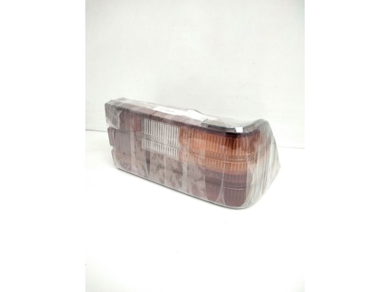 Recambio de piloto trasero derecho para » otros... premium 370 26 g 6x2 referencia OEM IAM 86486400024 10737892 114408