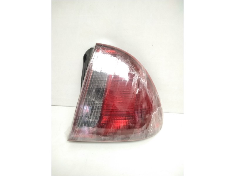 Recambio de piloto trasero derecho para mg serie 45 (t/rt) 2.0 td referencia OEM IAM XFB101000  