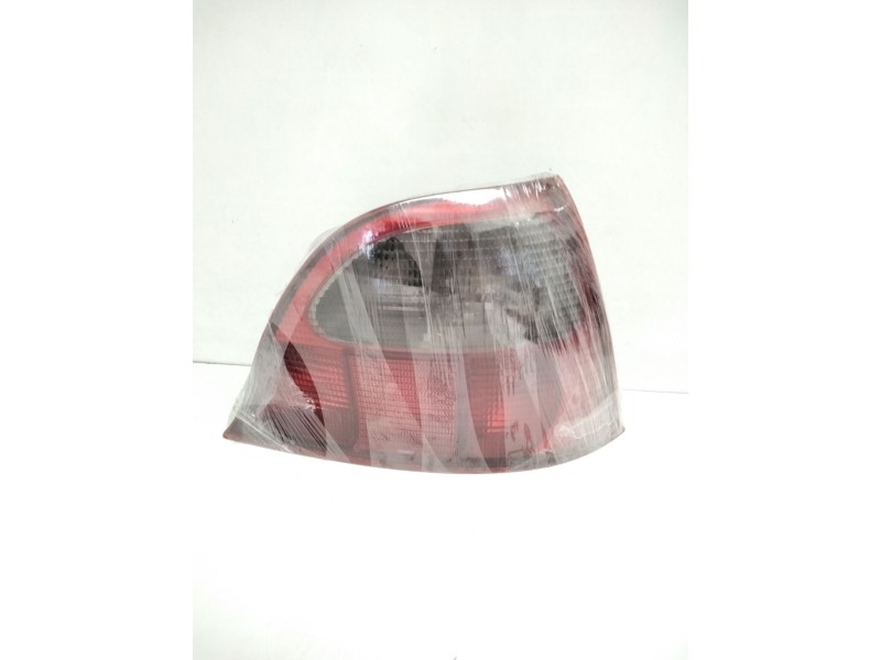 Recambio de piloto trasero derecho para mg serie 25 (rf) comfort (5-ptas.) referencia OEM IAM XFB10088  