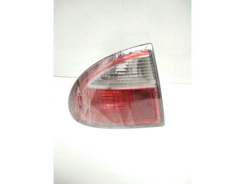 Recambio de piloto trasero izquierdo para seat leon (1m1) signo referencia OEM IAM 945257L 15010G 