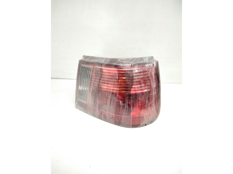 Recambio de piloto trasero derecho para seat ibiza (6k1) signo referencia OEM IAM 6K6945112G 6K6945096J 