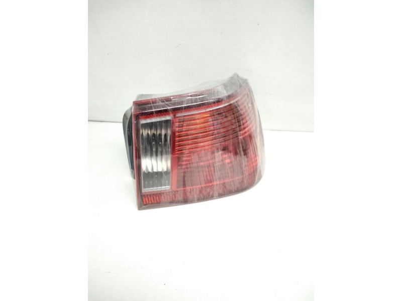 Recambio de piloto trasero derecho para seat ibiza (6k1) select referencia OEM IAM 6K6945112G 6K6945096J 