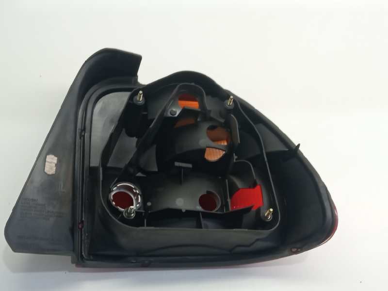 Recambio de piloto trasero izquierdo para mg serie 400 (rt) 414 i (4-ptas.) referencia OEM IAM XFB101010  