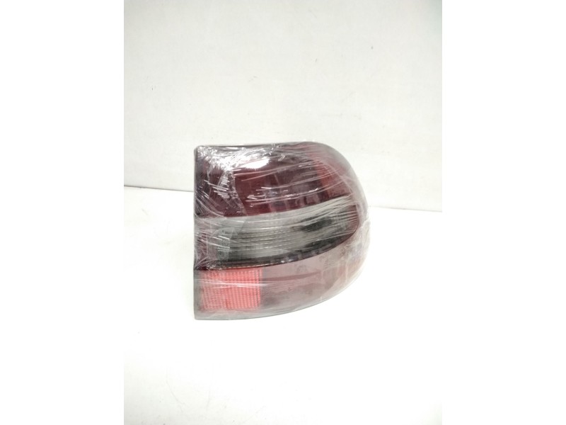 Recambio de piloto trasero derecho para volvo v40 familiar 1.9 d referencia OEM IAM 30801925  