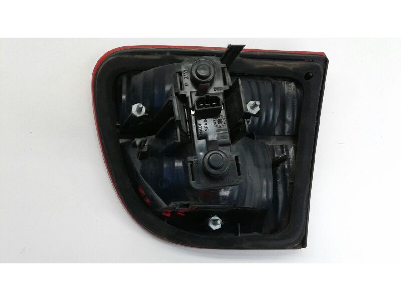 Recambio de piloto trasero izquierdo porton para seat leon (1m1) signo referencia OEM IAM 1M6945091B  