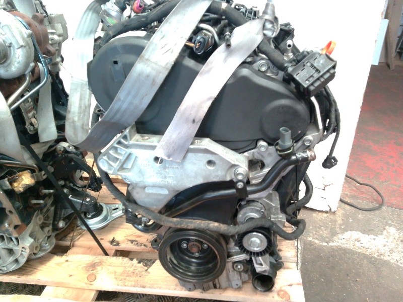 Recambio de motor completo para audi a3 sportback (8pa) 1.6 tdi referencia OEM IAM CAY  