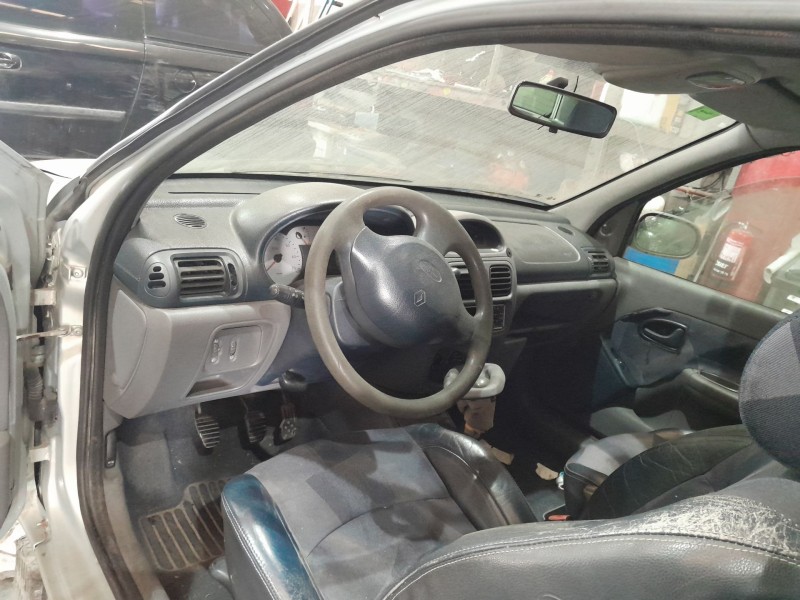 renault clio ii (bb_, cb_) del año 2000