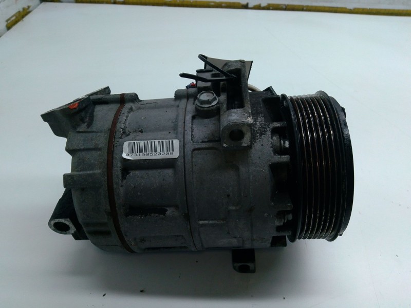 Recambio de compresor aire acondicionado para nissan primastar furgoneta (x83) 2.5 dci 115 referencia OEM IAM 8200454172E  