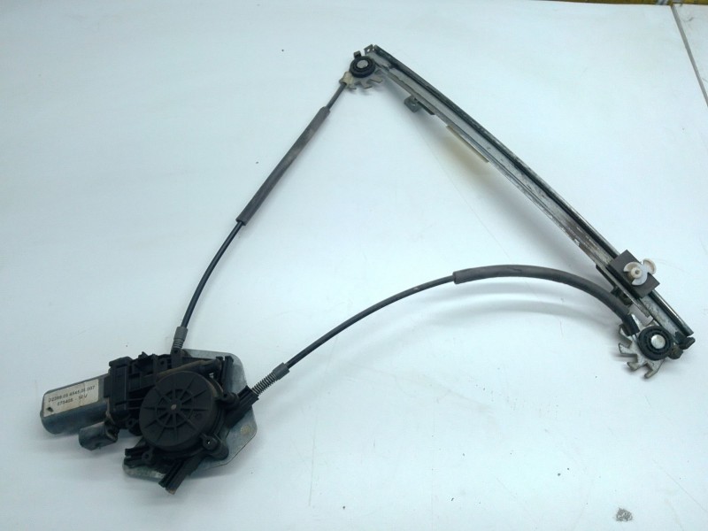 Recambio de elevalunas delantero izquierdo para renault clio ii (bb_, cb_) 1.9 dti (b/cb0u) referencia OEM IAM   