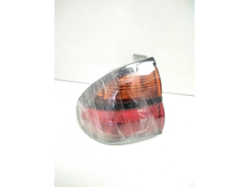 Recambio de piloto trasero izquierdo para renault laguna (b56) 1.8 16v rxe referencia OEM IAM 7700420122  