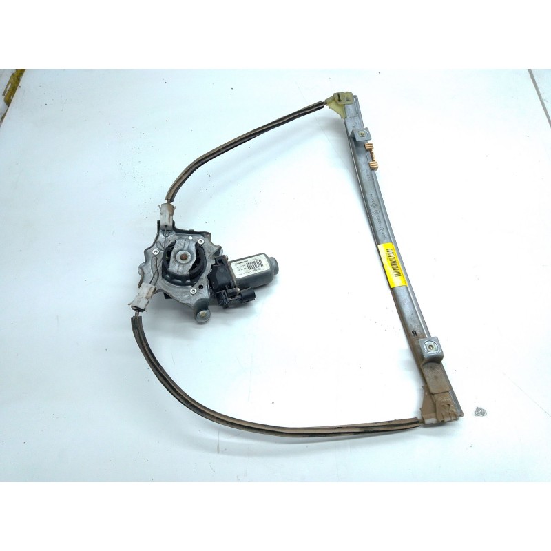 Recambio de elevalunas delantero derecho para renault clio ii (bb_, cb_) 1.9 dti (b/cb0u) referencia OEM IAM 7701207254  